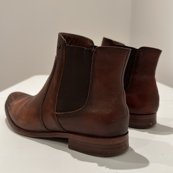 Isola Chelsea Boots in Cognac Brown - Picture 4 of 10